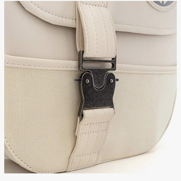 Loungefly Star Wars Rise of Skywalker Rey Sling Bag - Picture 6 of 8